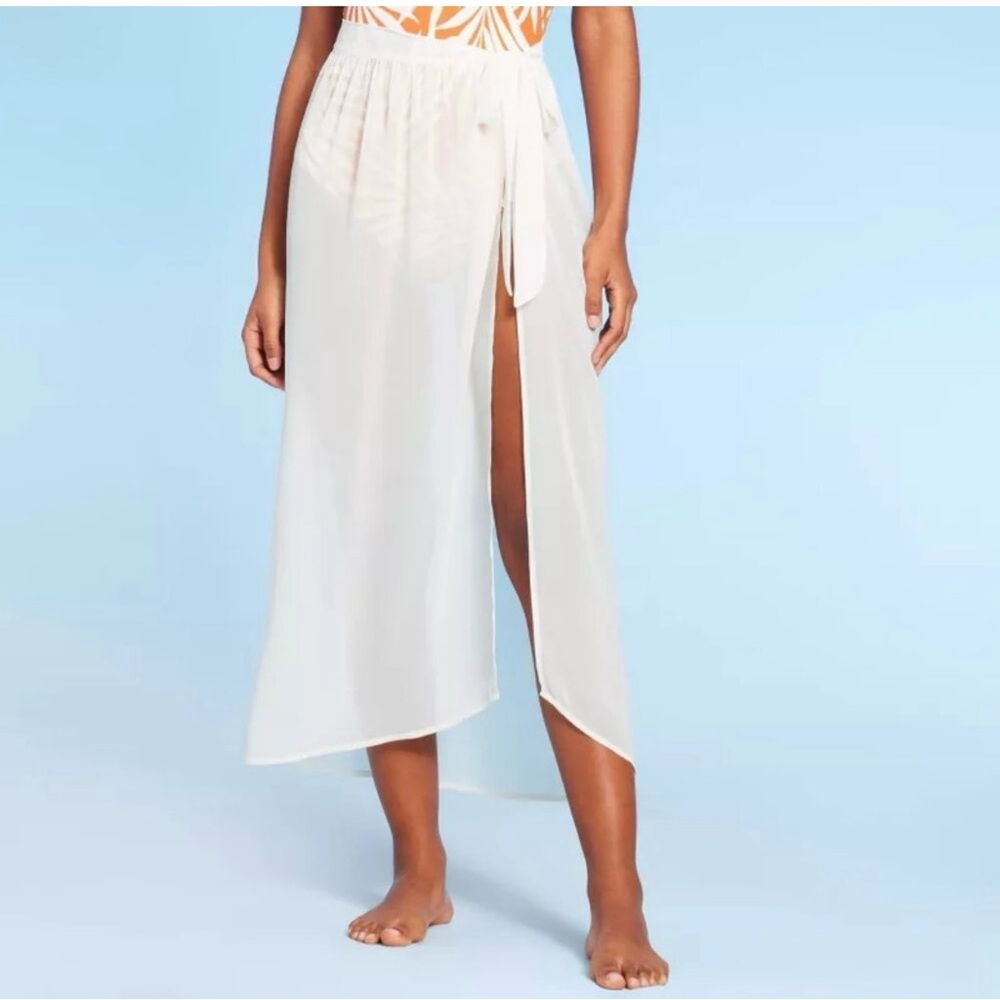 NWT beach cover up wrap skirt off-white size xs 0-2